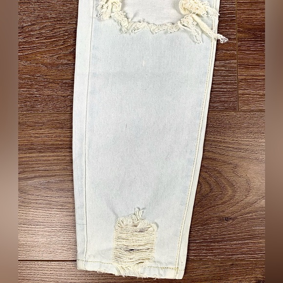 Women’s NEW Missguided Ripped/Shredded Denim High Waist Boyfriend Jeans, 6 - NWT - Picture 5 of 11